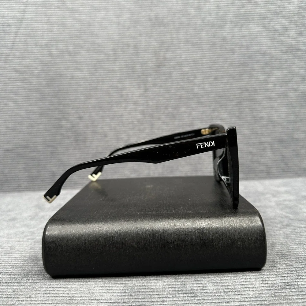 Fendi FE40010U 01A Black Cat Eye Sunglasses Made in Italy Dark Grey Lenses